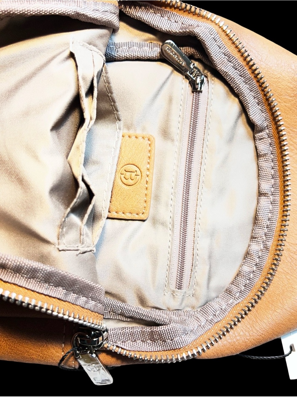 NWT Unisex BOSTANTEN Vegan Leather Small Sling Bag / Crossbody Chest Pack – Tan - Picture 5 of 6